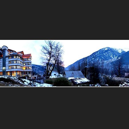 Hotel Out Town Manāli Exterior foto